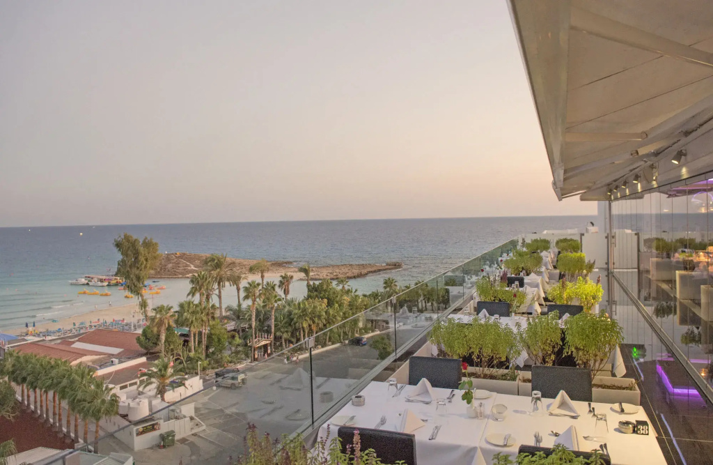 Beach & Waterfront