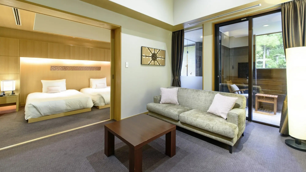 Double Suite (twin beds)