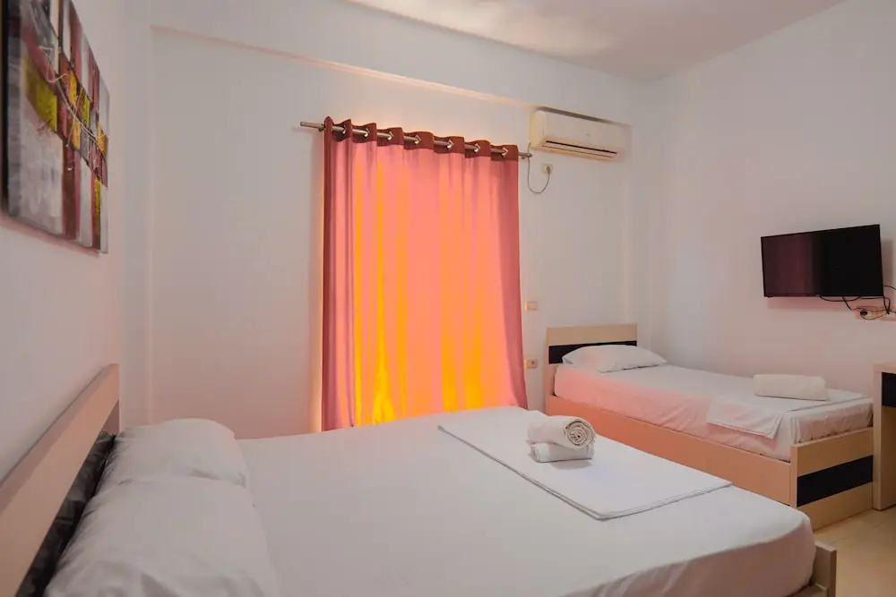 Hotel Argjiro