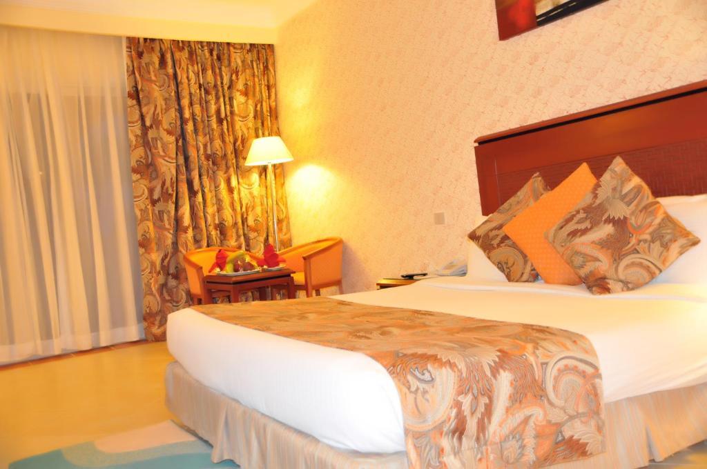 Двухместный номер Golden Swim-Up двуспальная кровать в Sea Beach Aqua Park Resort