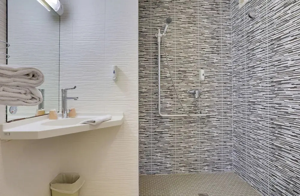 Brit Hotel Reims La Pompelle - Chambres