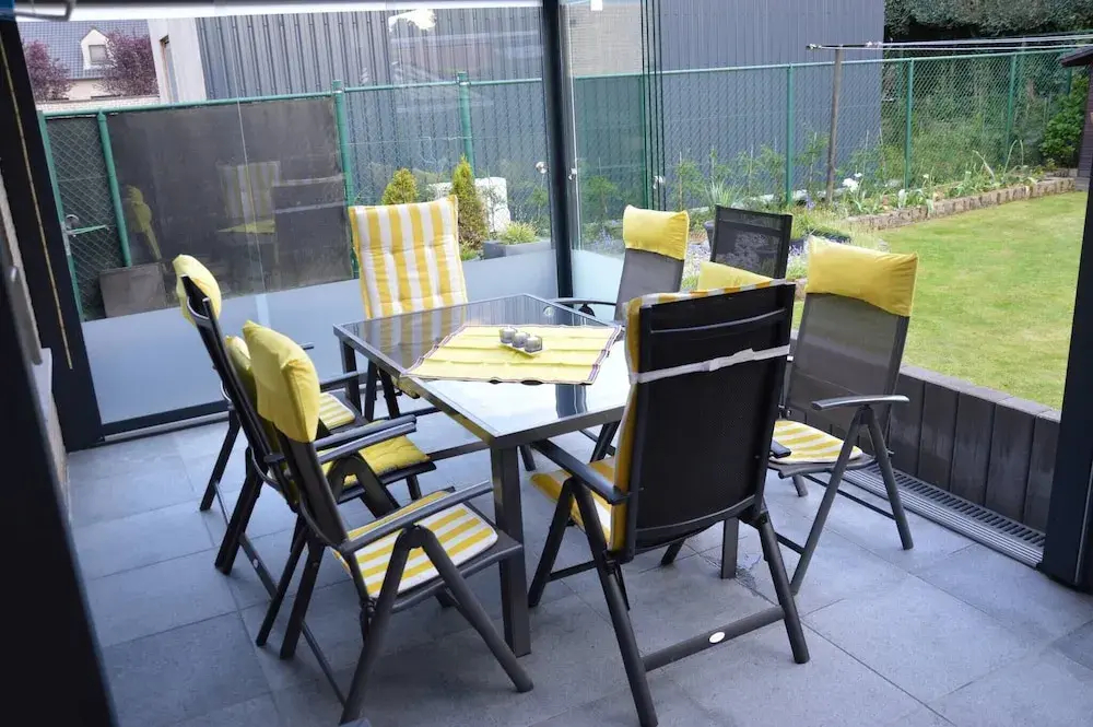 Charming Belgian Getaway in Oudsbergen - 3 Bedrooms & Garden - фото 17