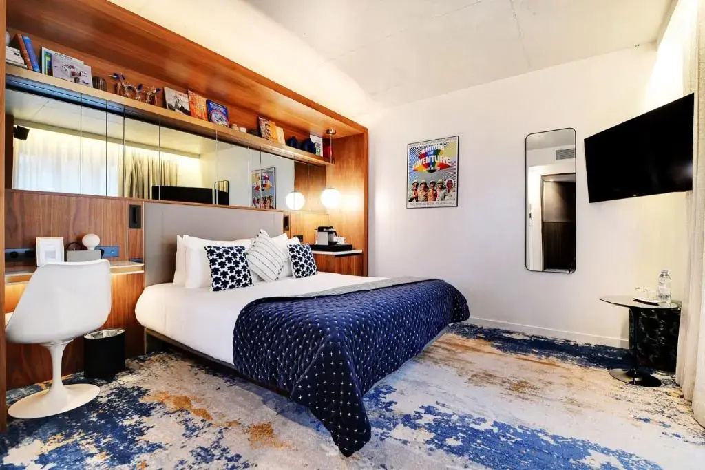 Deluxe Double room (full double bed)