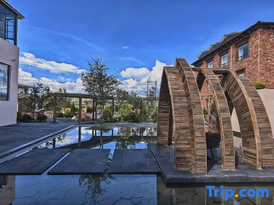 Qingshan Suye · Peak Haven | Designer Resort Manor (Shangri-La Napa Sea Scenic Area) in Shangri-La