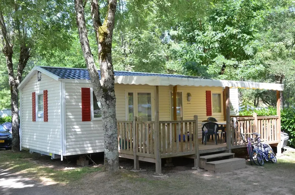 Camping Le Rocher De La Granelle