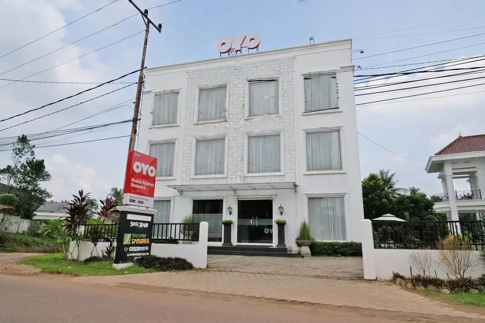 OYO 881 Penginapan Graha Syariah Samudra