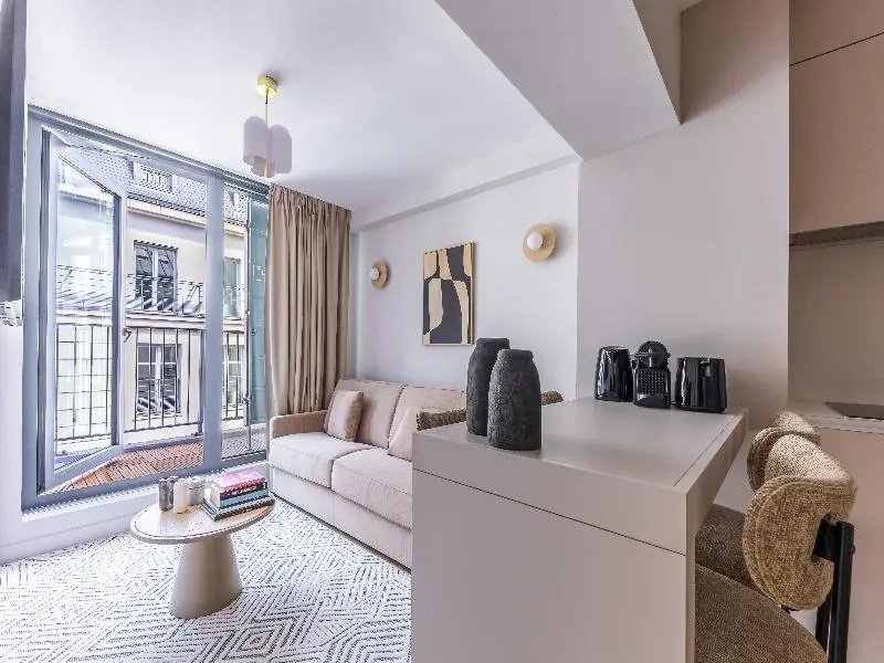 Le Pera Hotel 113