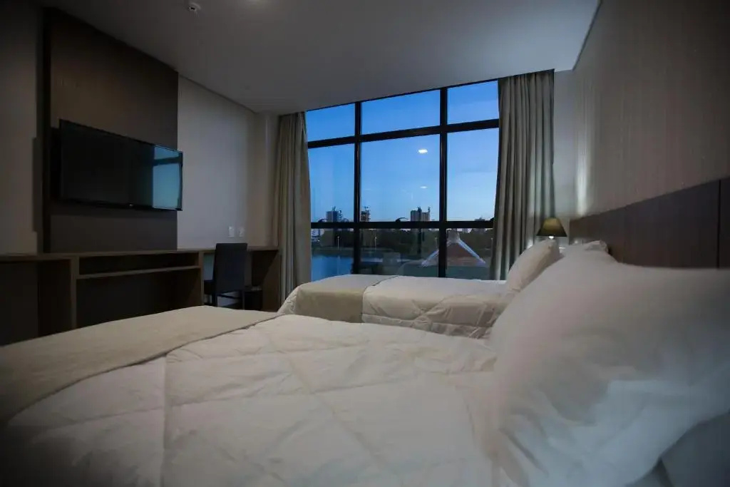 Standard Double room with lake view (twin beds)