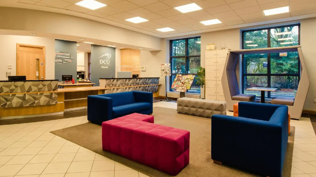Lobby & Reception