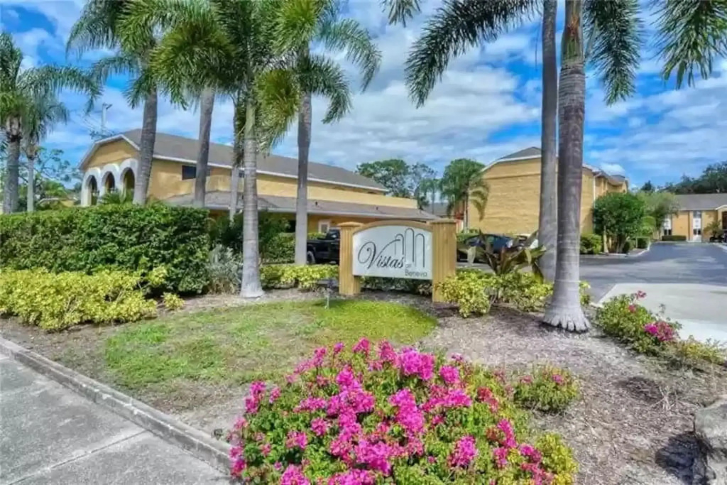 Lovely 3 bedroom first floor condo on golf course