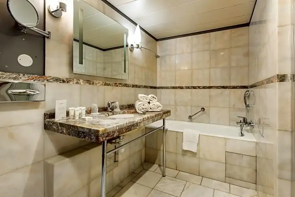 Le Pera Hotel 107