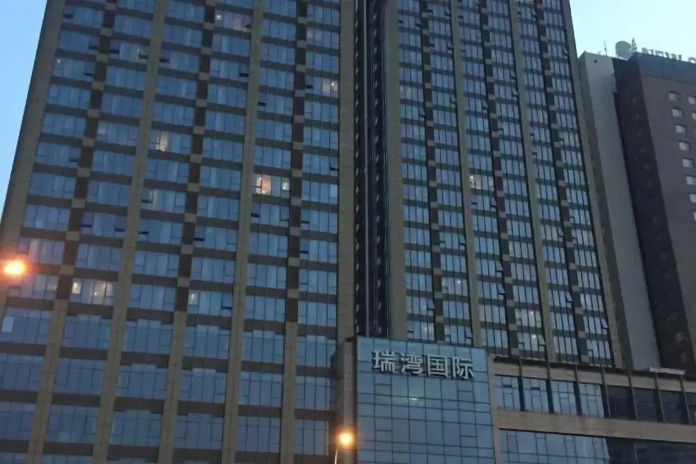 Sunny international apartment