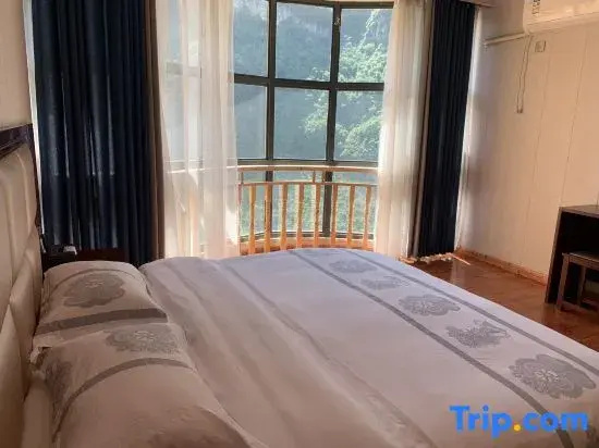 Standard Double room with river view (full double bed)