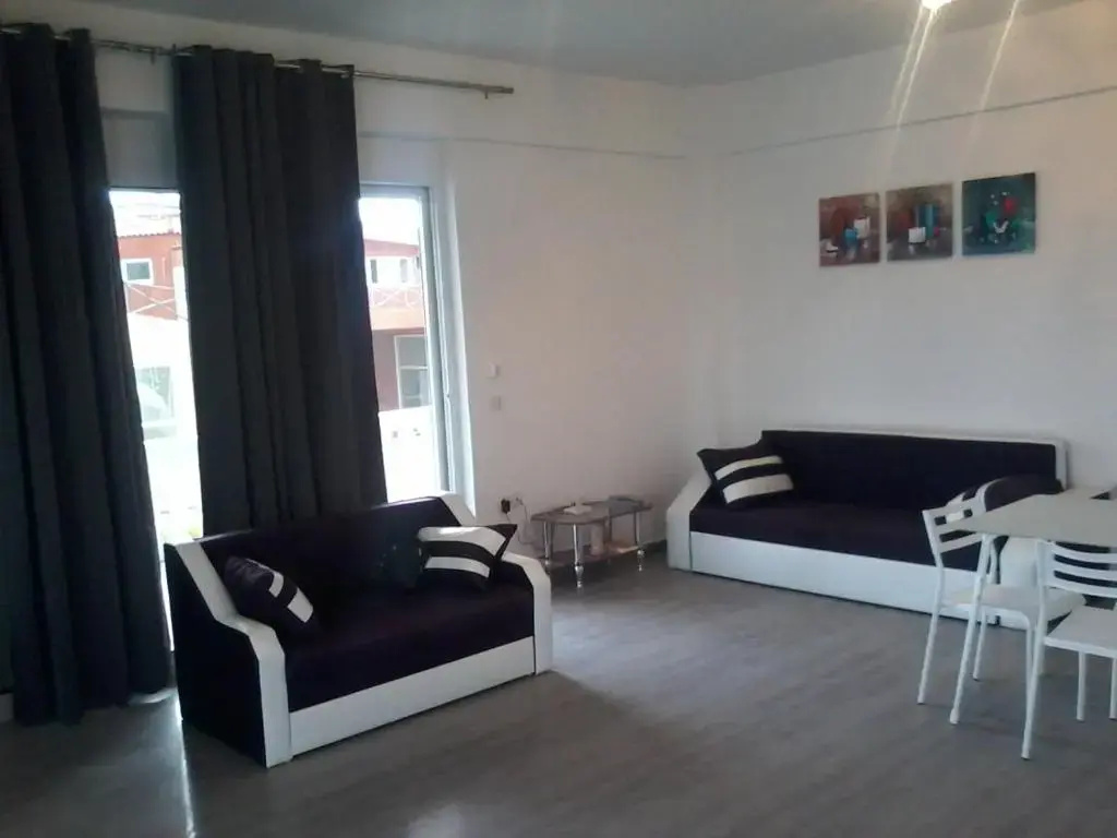 Deluxe Studio