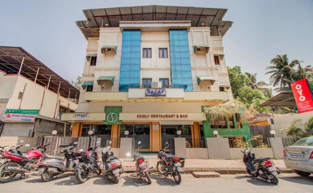 Oyo Flagship 29530 Shivaji Chowk