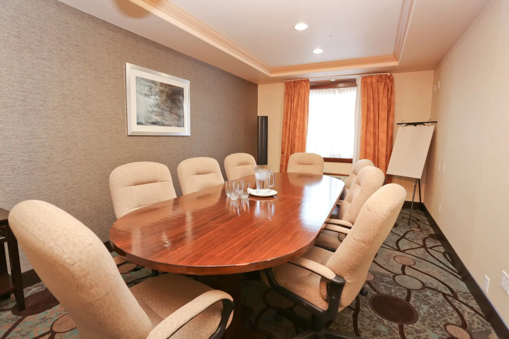 Holiday Inn Express & Suites - Vernon by IHG - Général