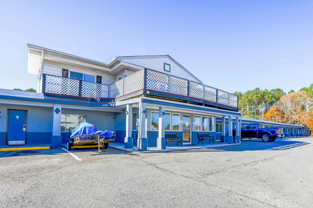 Whispering Pines by Hotel O Whitestone VA
