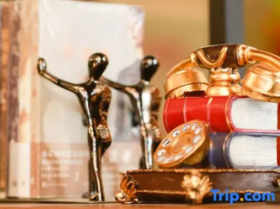 Food & Beverage