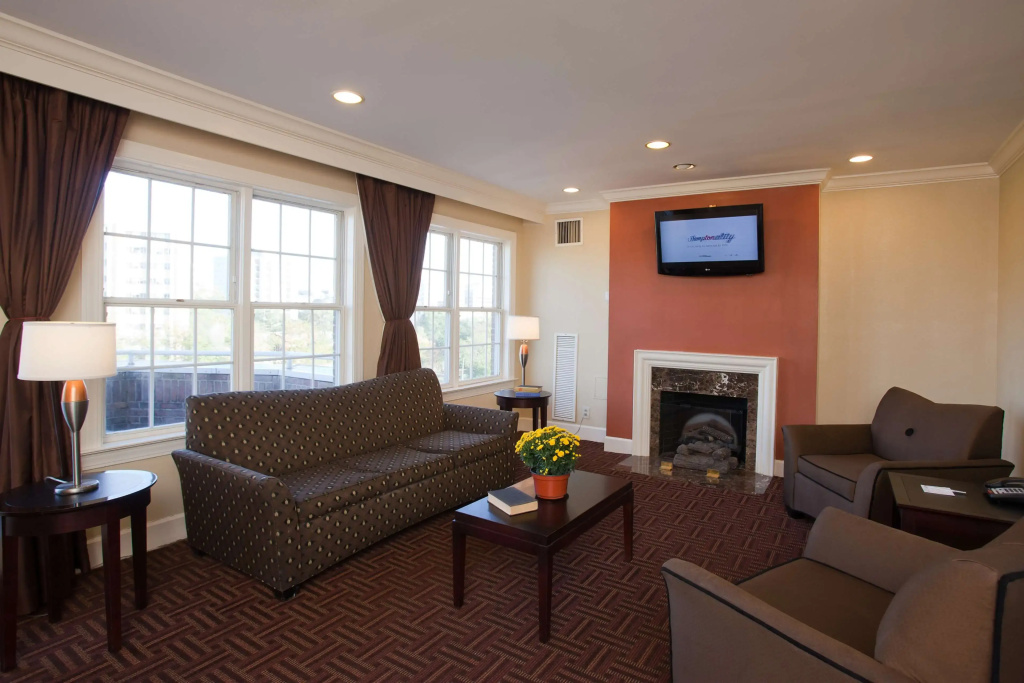 Hampton Inn & Suites Stamford - 5