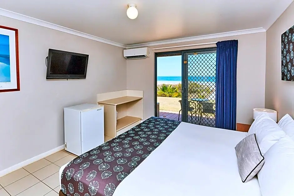 Standard Double room beachfront (twin beds)