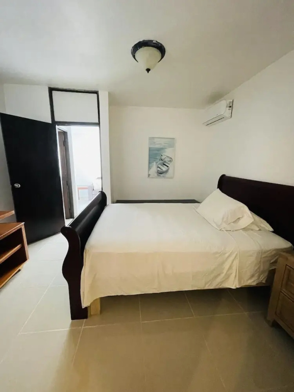 4 Bedrooms Apartment with balcony