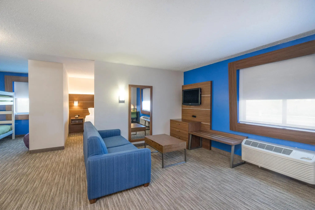 Quadruple Suite (full double bed)