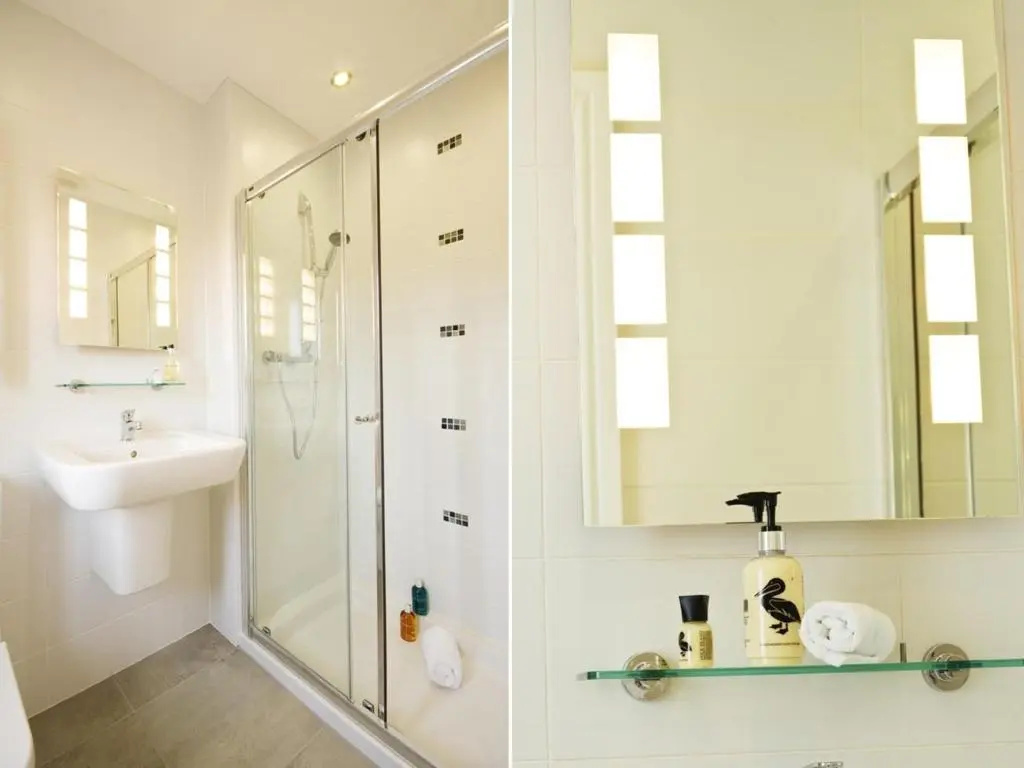 Deluxe Double room (full double bed)