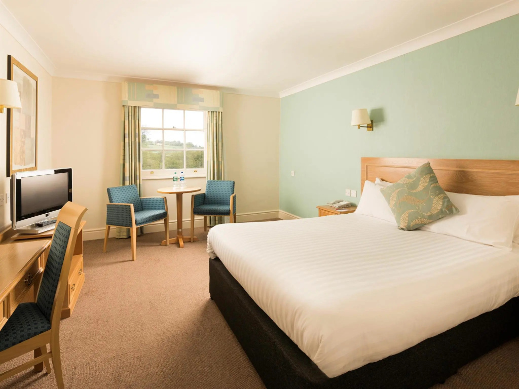 Mercure Gloucester Bowden Hall Hotel Room Type - Classic Family Room