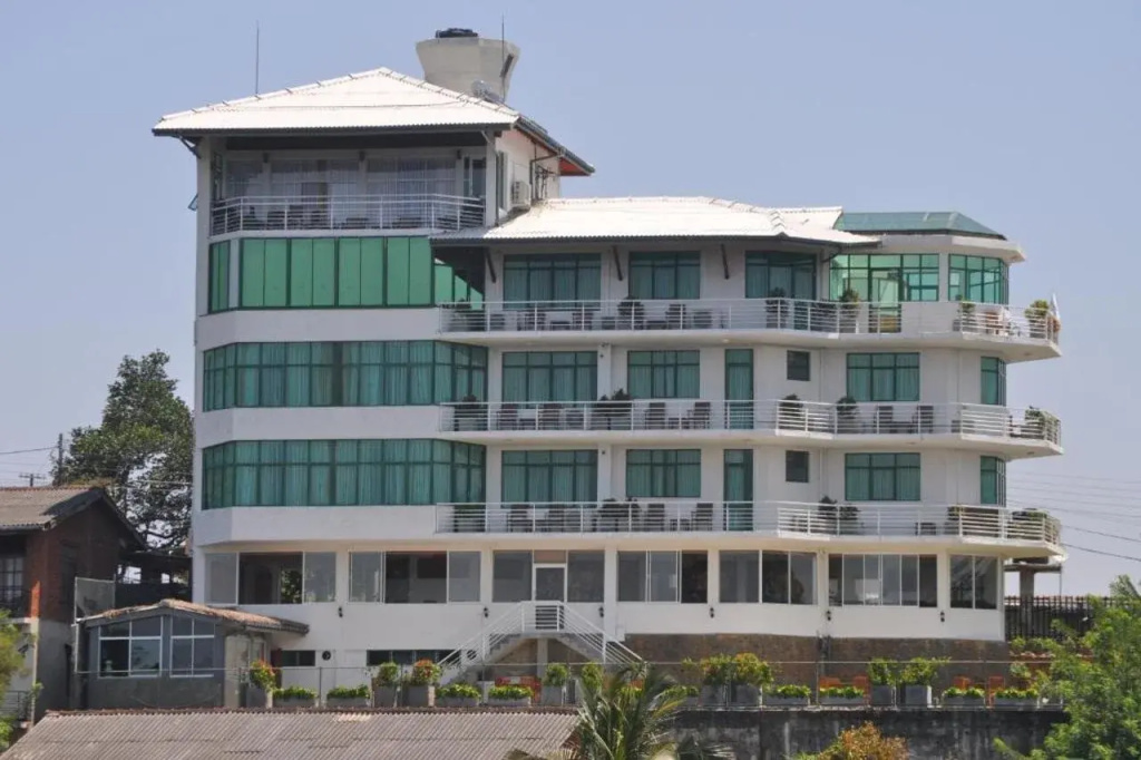 Amaara Sky Hotel