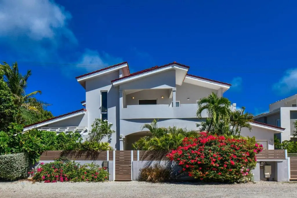 Malmok Luxury Villa