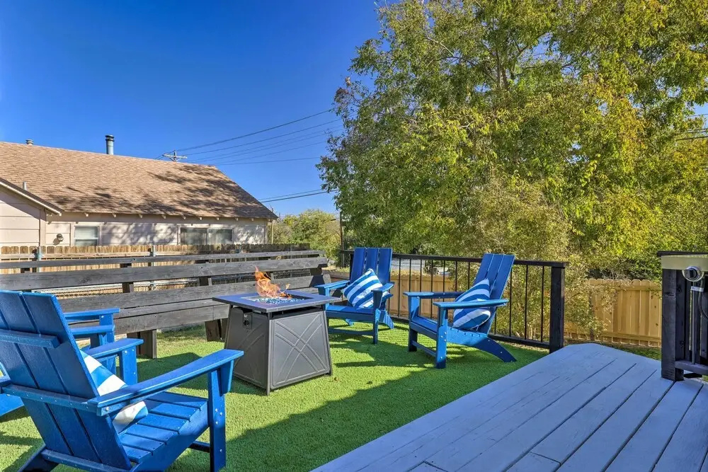 Fredericksburg Getaway w/ Covered Deck & Fire Pit!