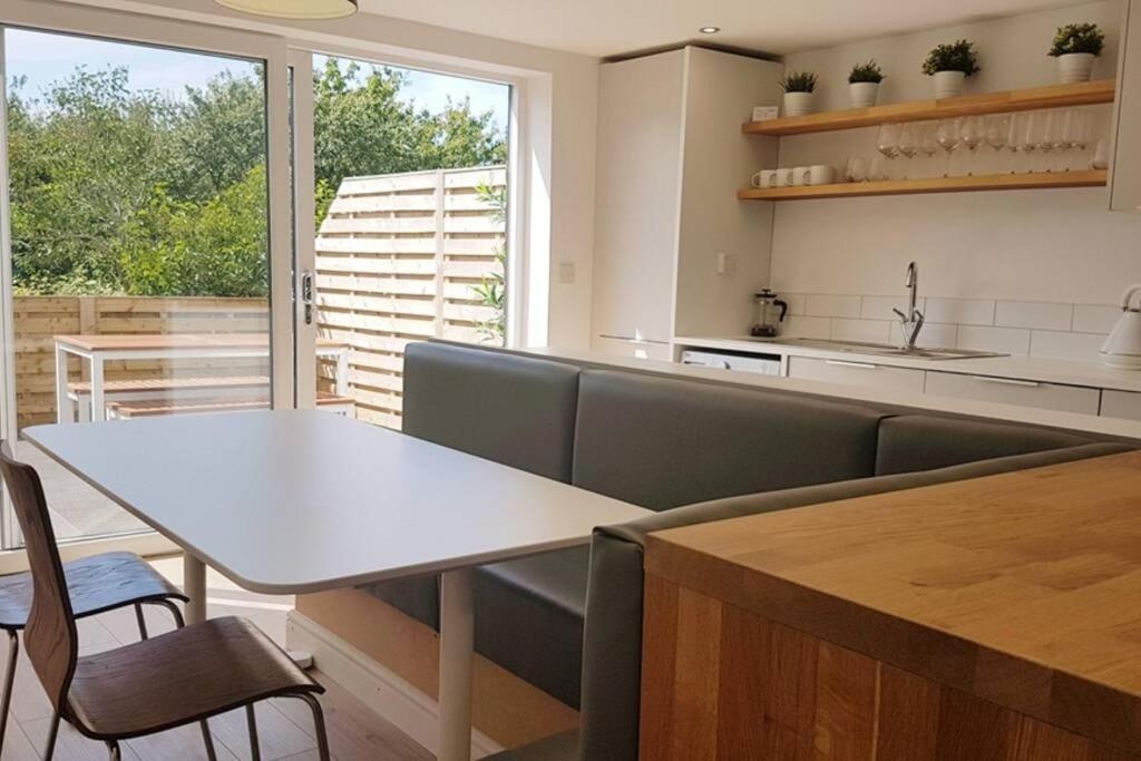 Nr Rhosneigr-3 Bed-Stylish-Re-Furbished Holiday Home