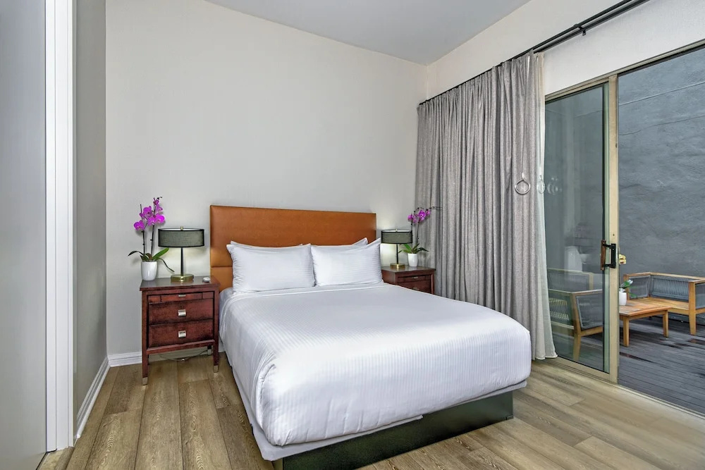 Executive Double Suite (full double bed)