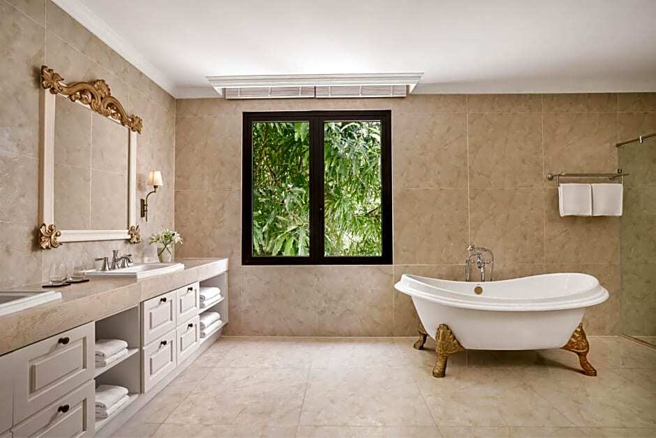 Nha Trang Marriott Resort & Spa, Hon Tre Island
