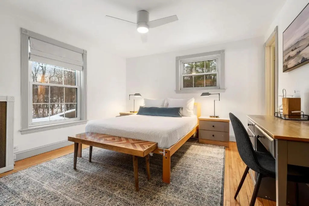 Double Suite (full double bed)