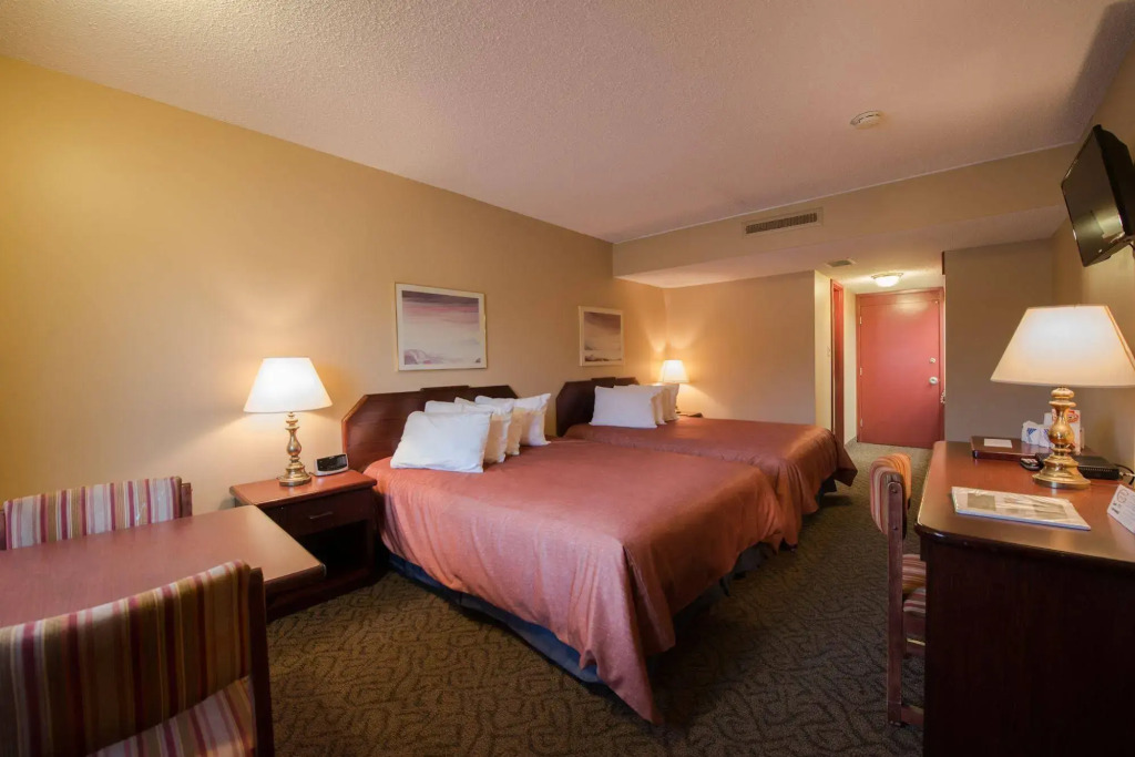 Assiniboine Gordon Inn on the Park - фото 11