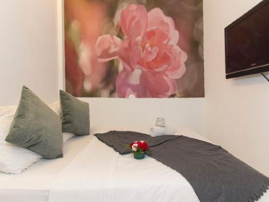 V Garden Hotel