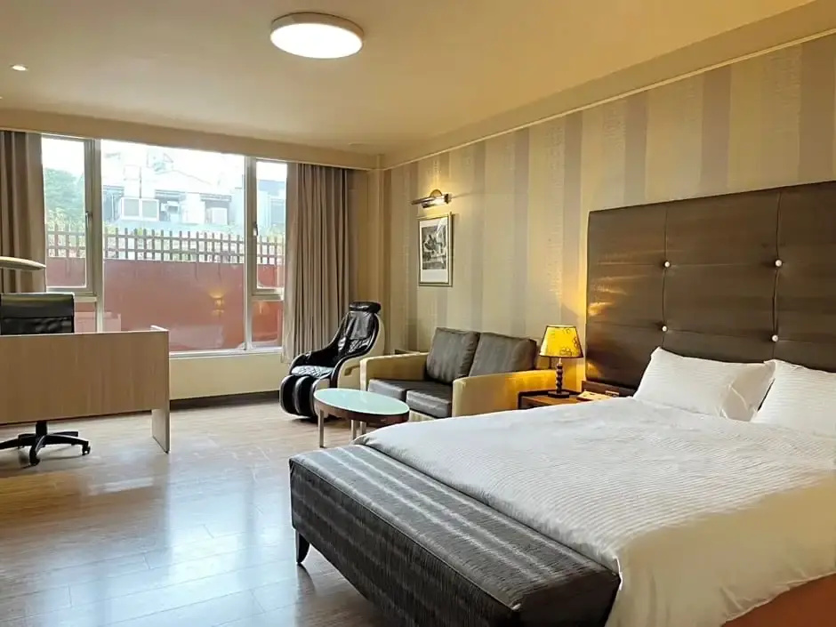 Royal room
