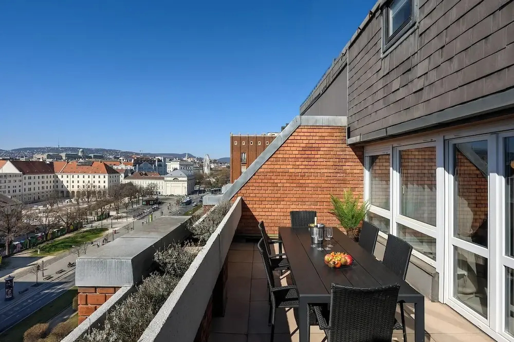 3 Bedrooms Deluxe Apartment