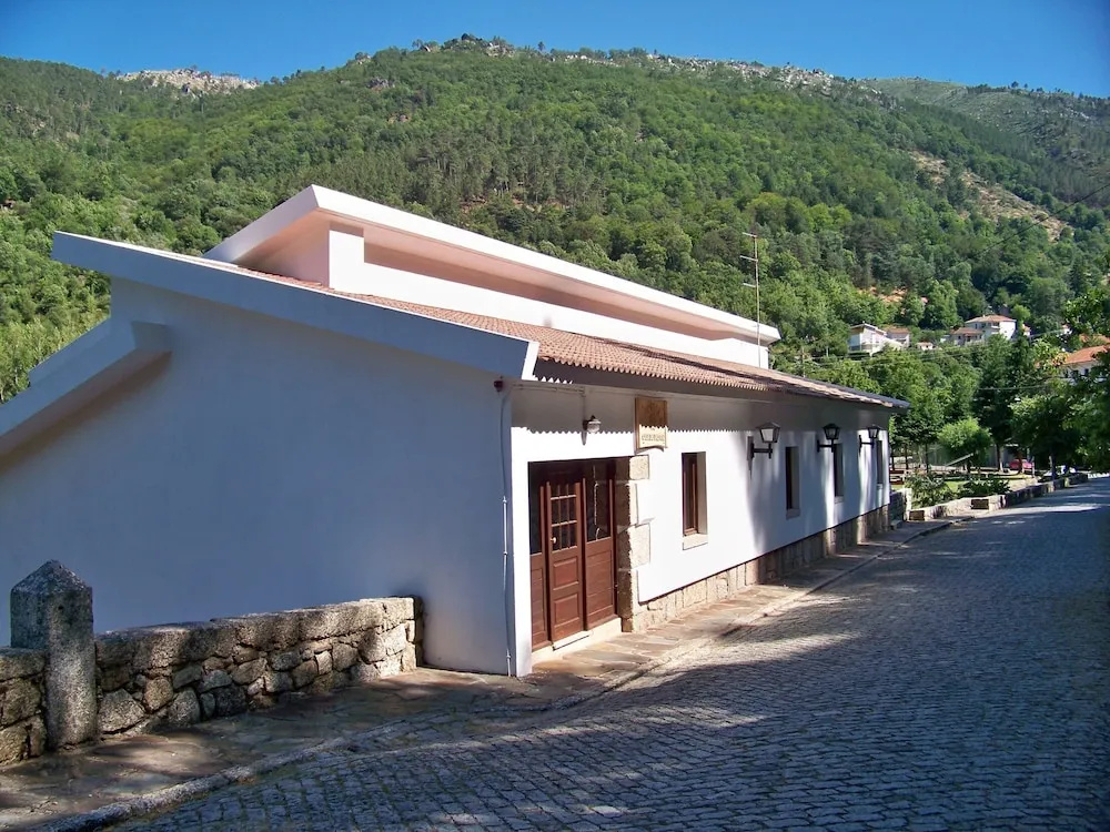 INATEL Manteigas - Chambres