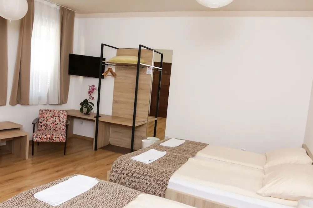 Economy room