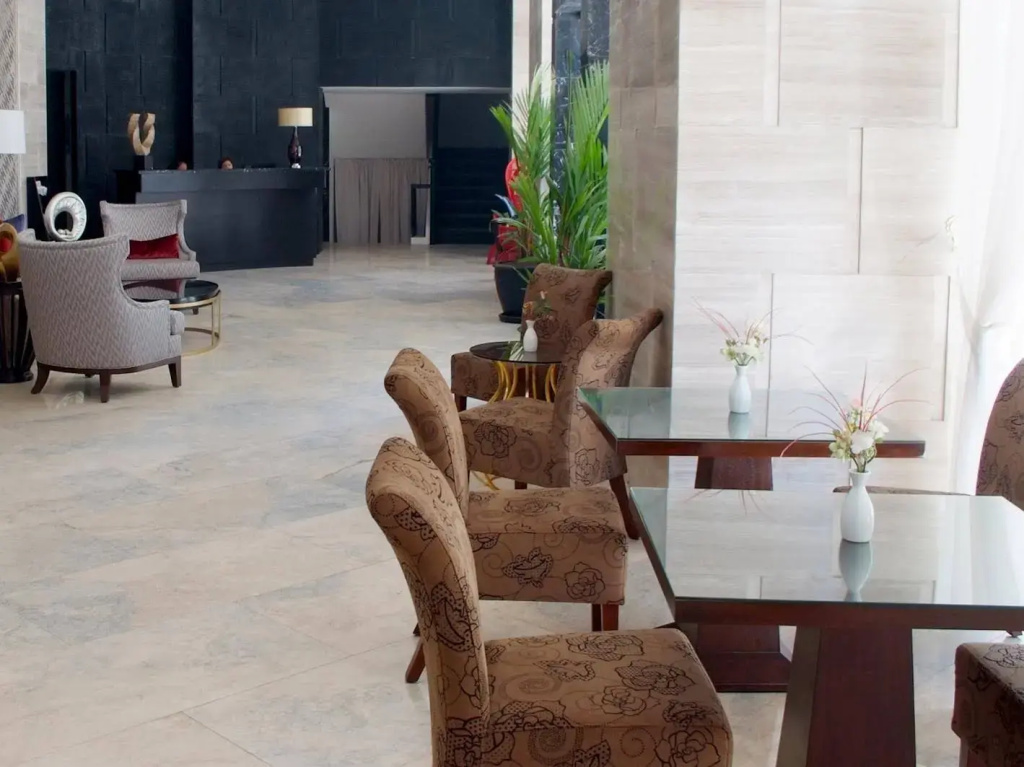 The Penthouse Hotel - Général
