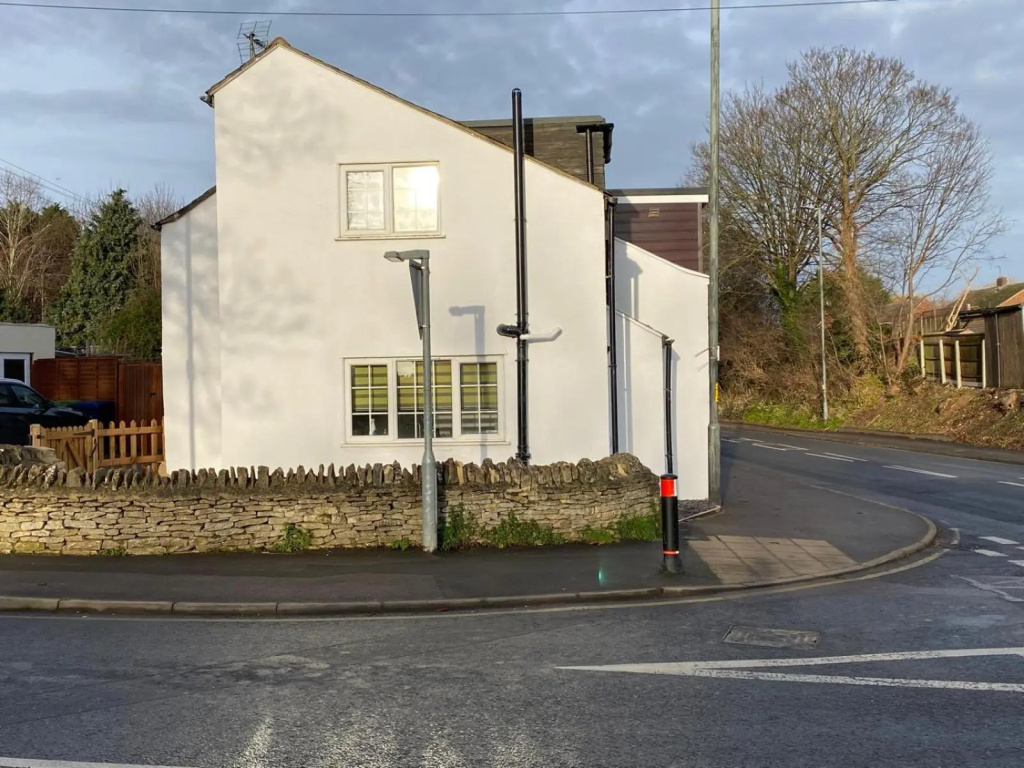 Luxury 4 Bed Cottage, Sleeps 8 with Parking Can be booked with next door to sleep 14
