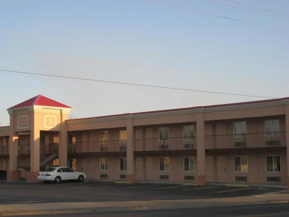 Sands Central Inn Hot Springs