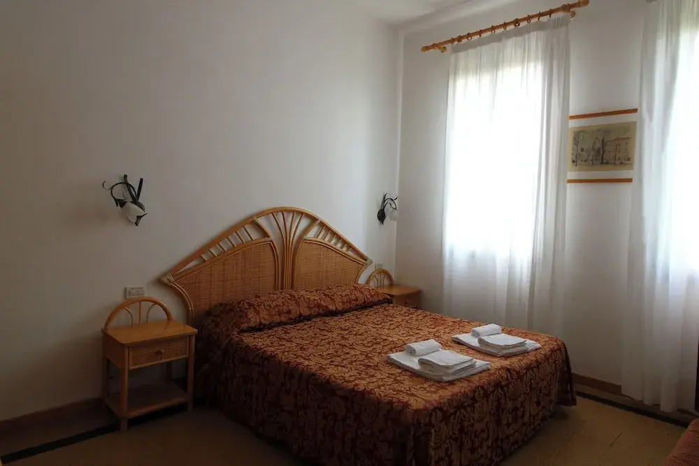 Economy room