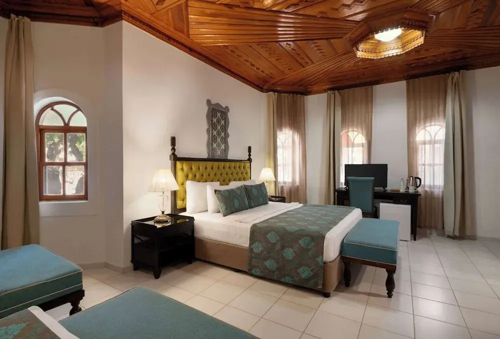 Standard Double room with garden view (full double bed)