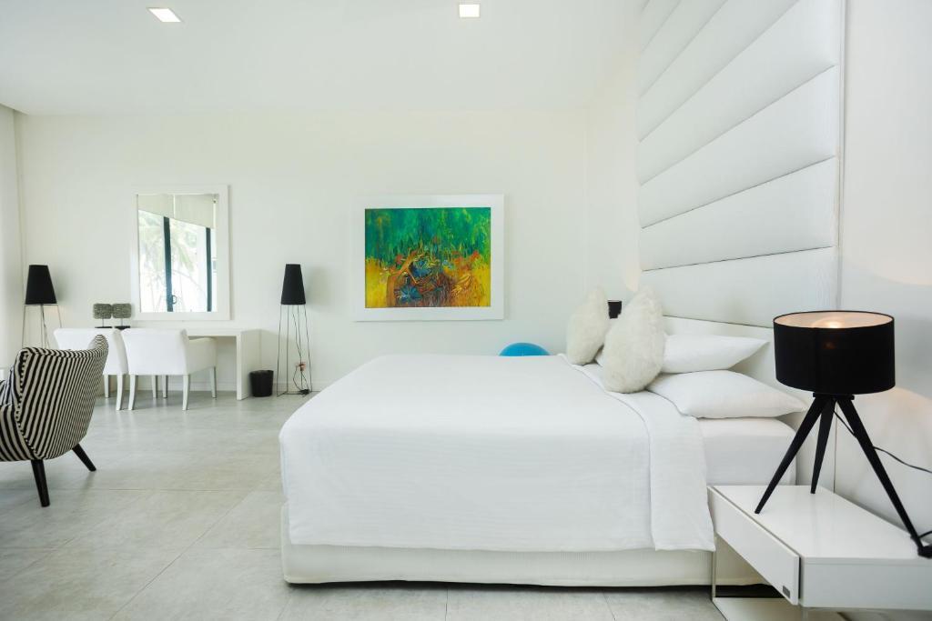 Green Turtle Villa By The Serendipity Collection