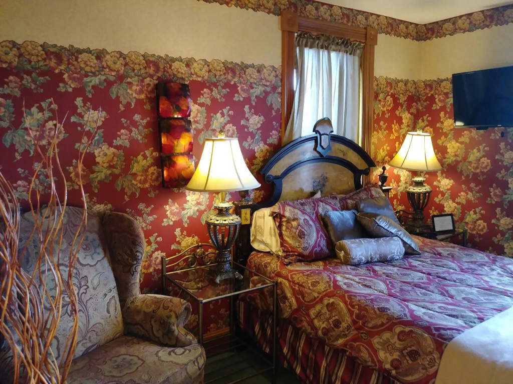 Standard Double room (full double bed)