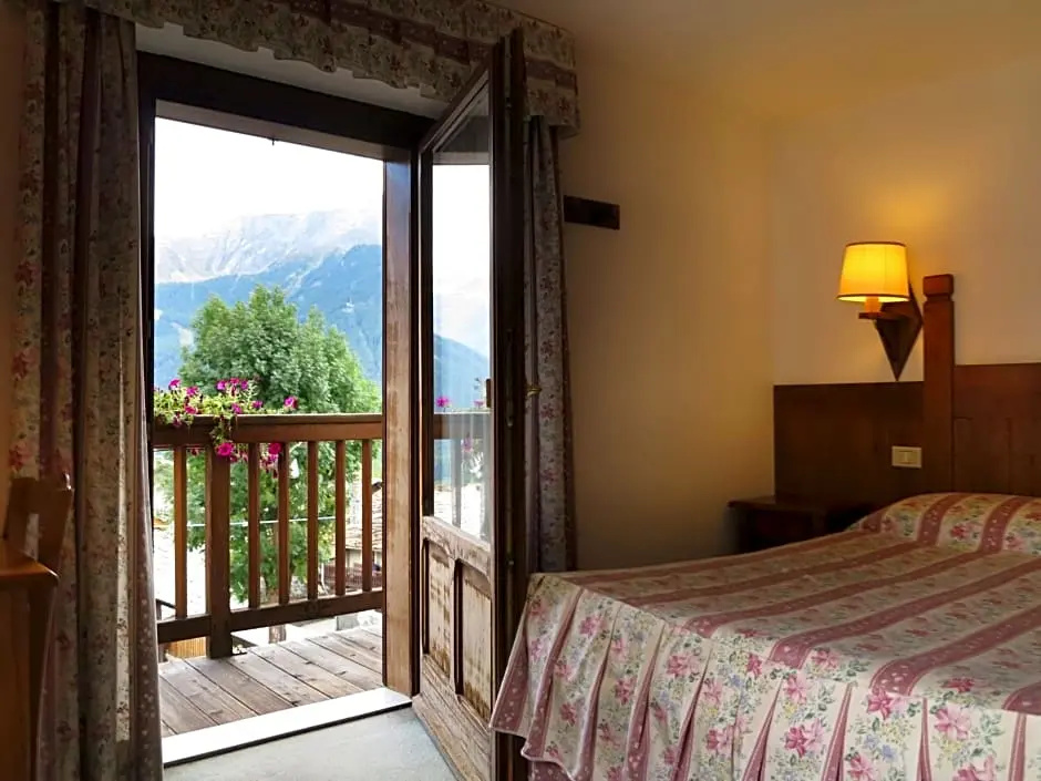 Standard Double room with balcony full double bed