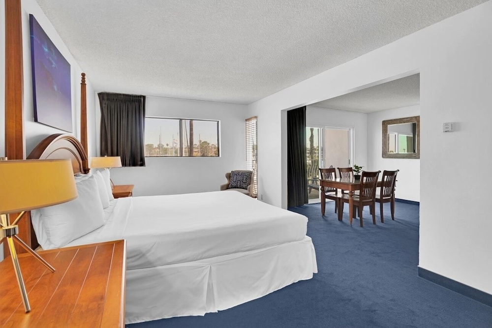 Oceanside Marina Suites - Chambres